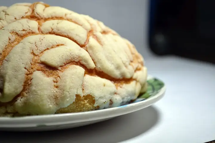 Conchas de pan dulce mexicano en vitrina